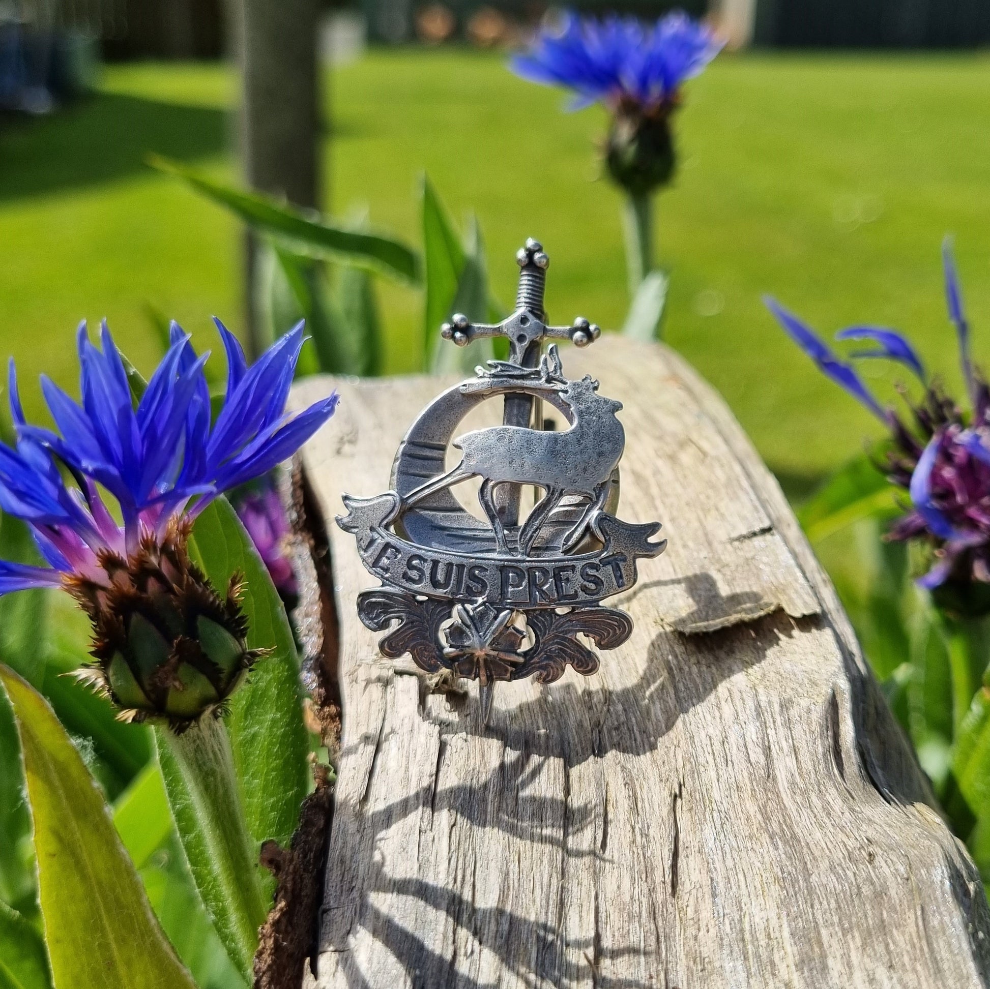 Je Suis Prest Clan Fraser Brooch in Sterling Silver