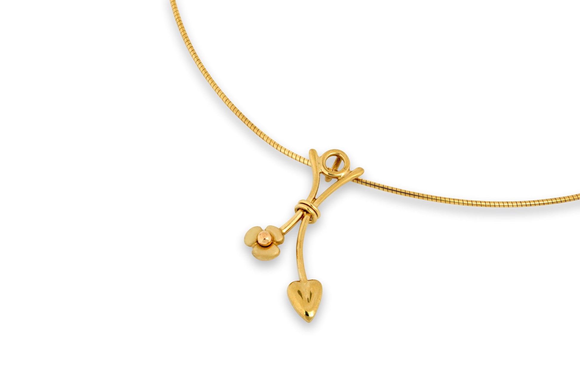 Gold necklet with tormentil-like flower An original design by Orcadian Teresa Shearer, for Aurora Jewellery Orkney, Scotland